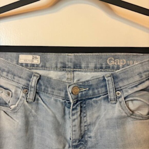 Gap "Girlfriend" Jeans - Size 28 - Picture 3 of 13